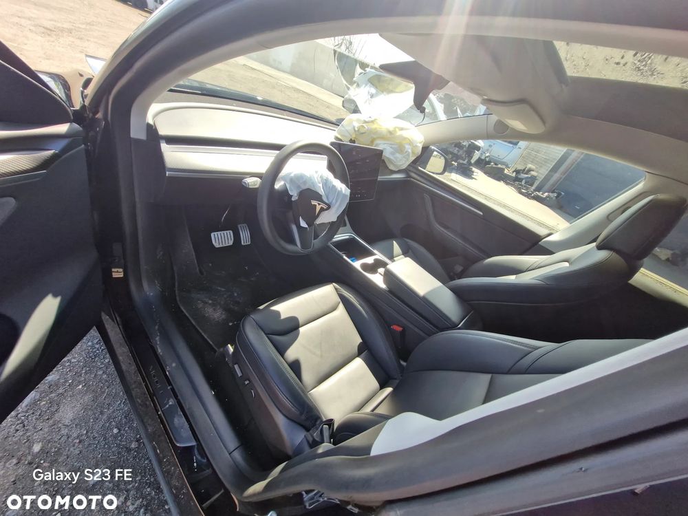 Tesla Model Y Performance Dual Motor AWD - 14