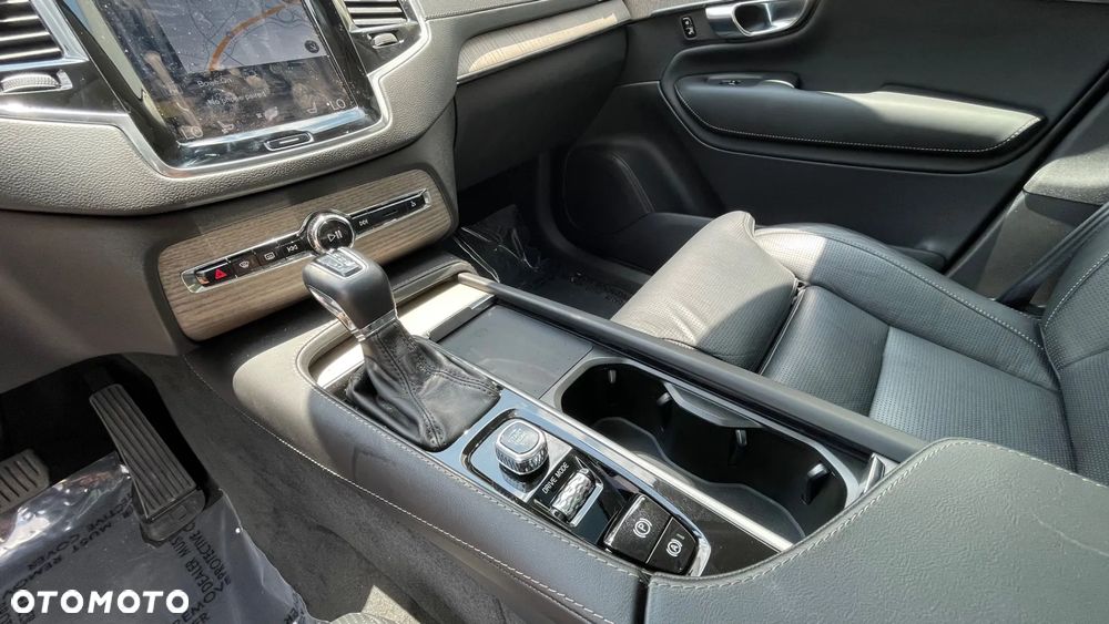 Volvo XC 90 - 17