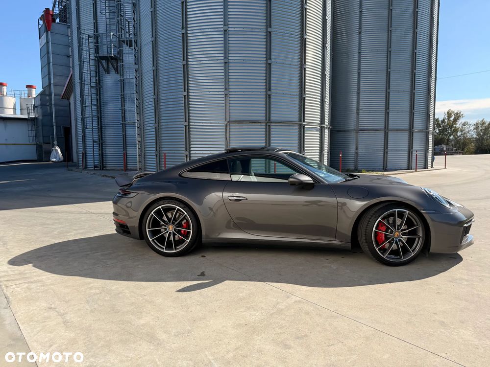 Porsche 911 Carrera 4S - 4