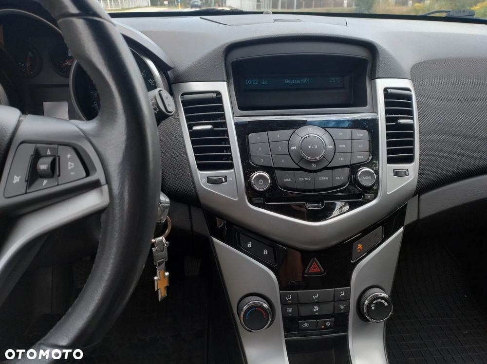 Chevrolet Cruze 1.6 LT - 25