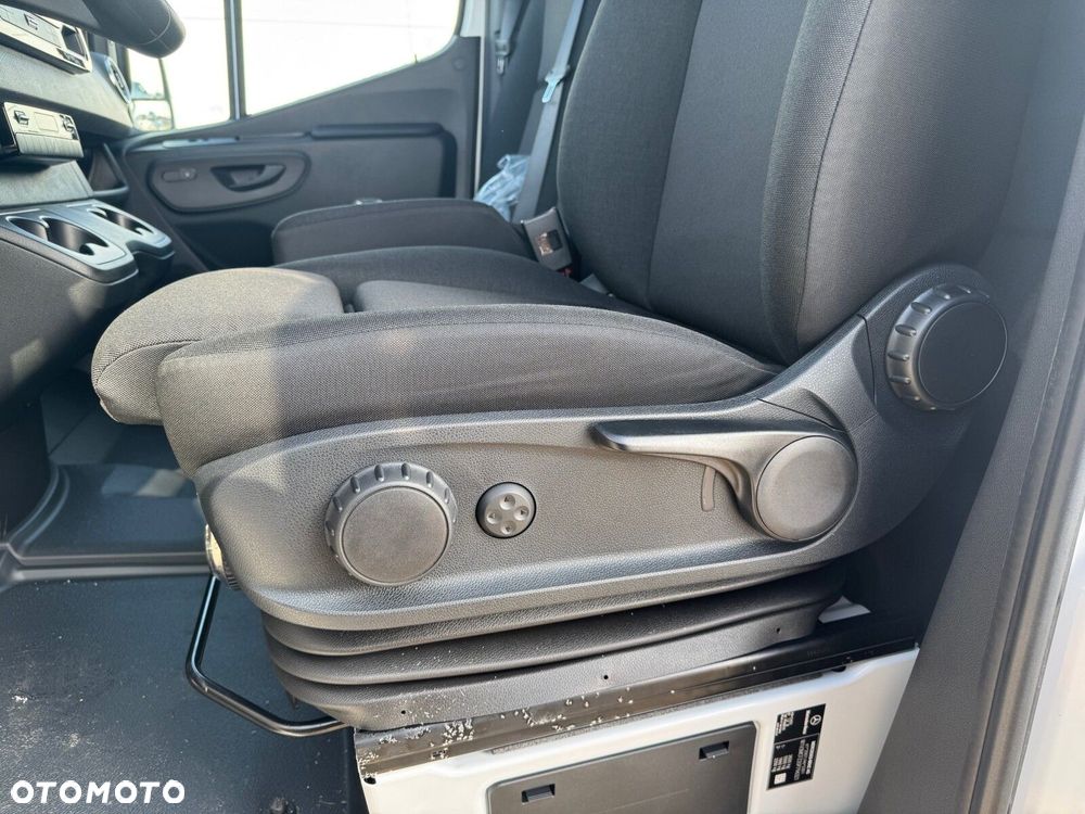 Mercedes-Benz Sprinter 319 CDI KA OM654 długi PRO - 13