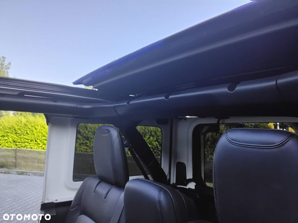 Jeep Wrangler - 20