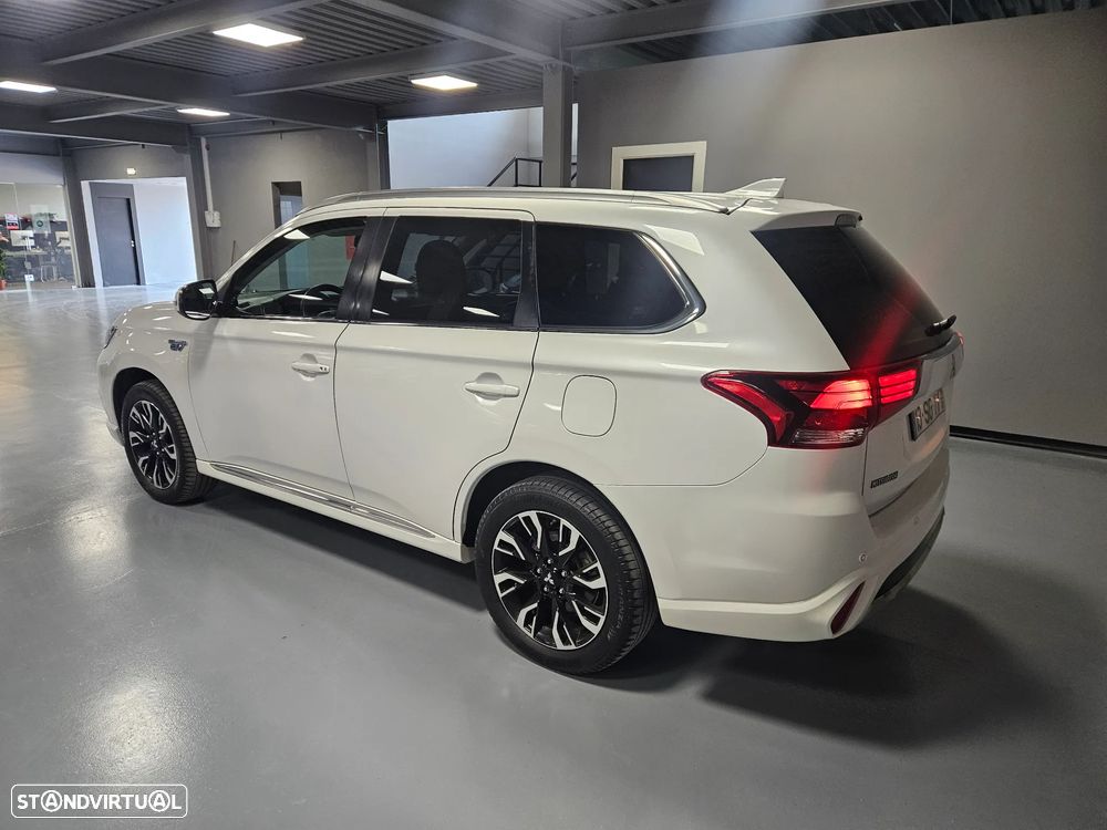 Mitsubishi Outlander - 5