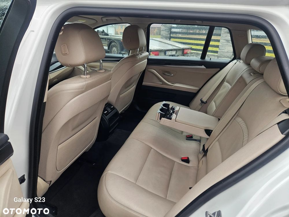 BMW Seria 5 525d xDrive Luxury Line - 7
