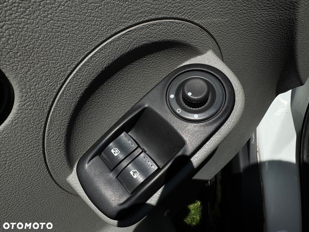 Nissan Interstar - 10