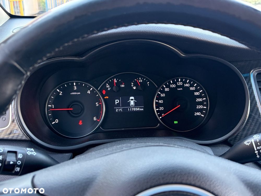 Kia Carens 1.7 CRDi L 7os 7DCT - 12