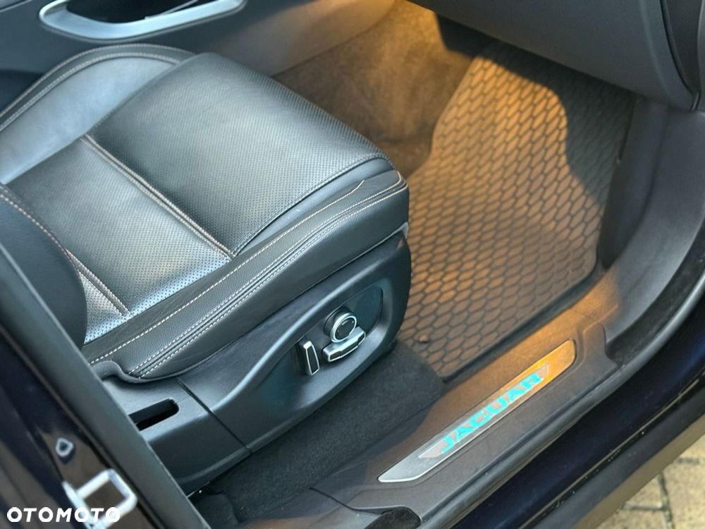 Jaguar F-Pace 2.0 i4D AWD Portfolio - 11