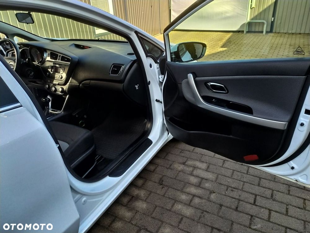 Kia Ceed - 24