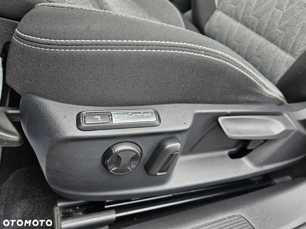 Volkswagen Passat 2.0 TDI EVO Business DSG - 22