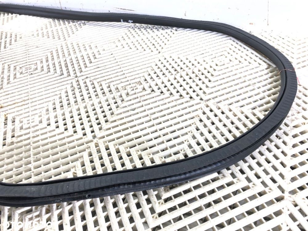 USZCZELKA DRZWI TYŁ LEWA - 76.00 PLN - BMW 5 (G30, F90) 2016 - 2022 540 i Mild-Hybrid xDrive 245 kW - 5