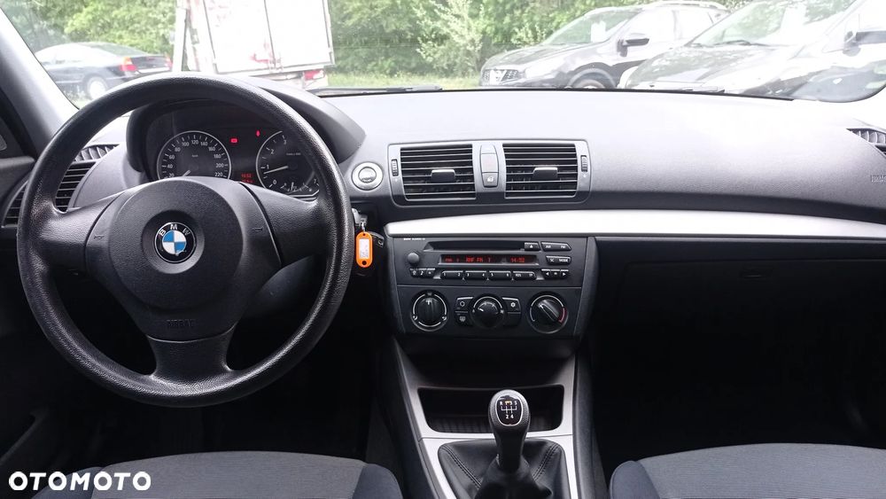 BMW Seria 1 - 38