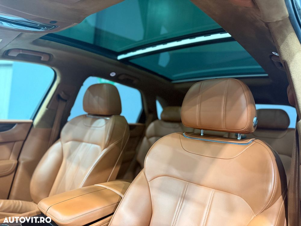 Bentley Bentayga - 25