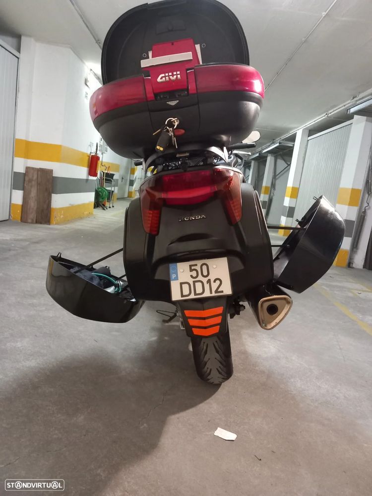 Honda Deauville NT 700 VA - 19