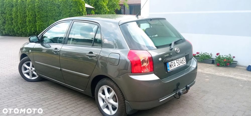 Toyota Corolla - 1