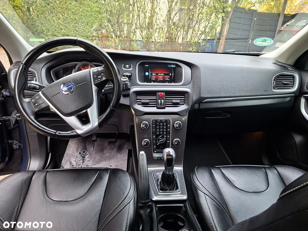 Volvo V40 D4 Ocean Race - 8