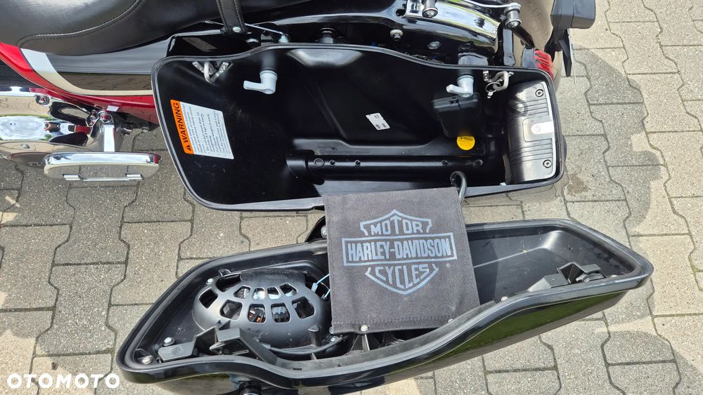 Harley-Davidson CVO Street Glide - 24