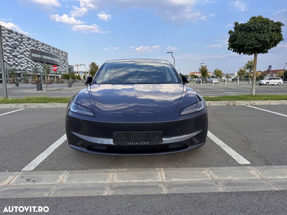 Tesla Model 3 Long Range - 3