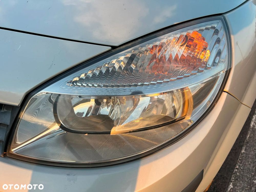 Renault Scenic 1.9 dCi Avantage - 2