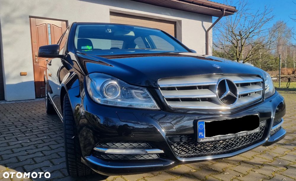 Mercedes-Benz Klasa C 180 CGI BlueEff Avantgarde - 2