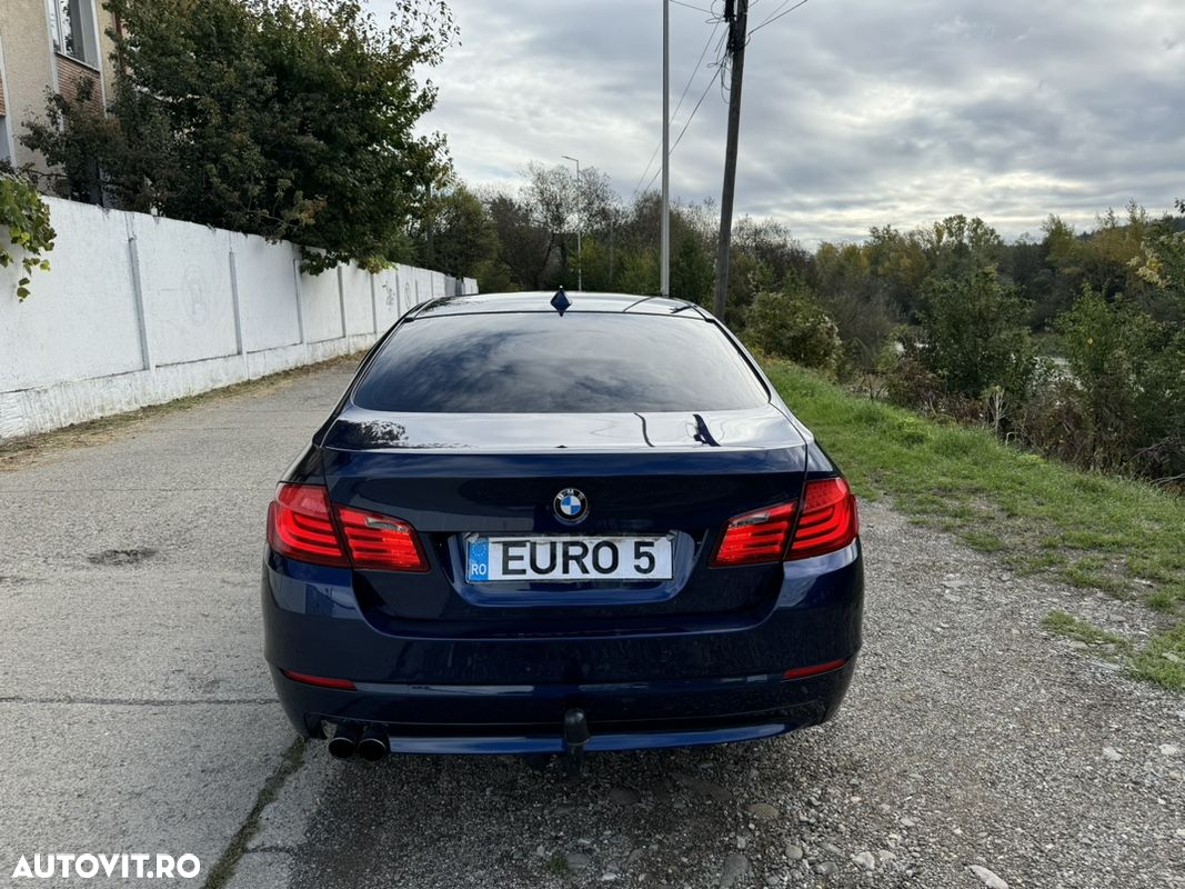 BMW Seria 5 523i Sport-Aut. - 23
