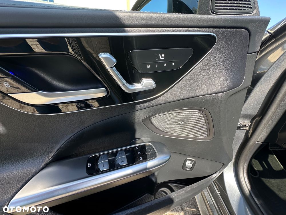 Mercedes-Benz Klasa C 180 9G-TRONIC Edition AMG Line - 25