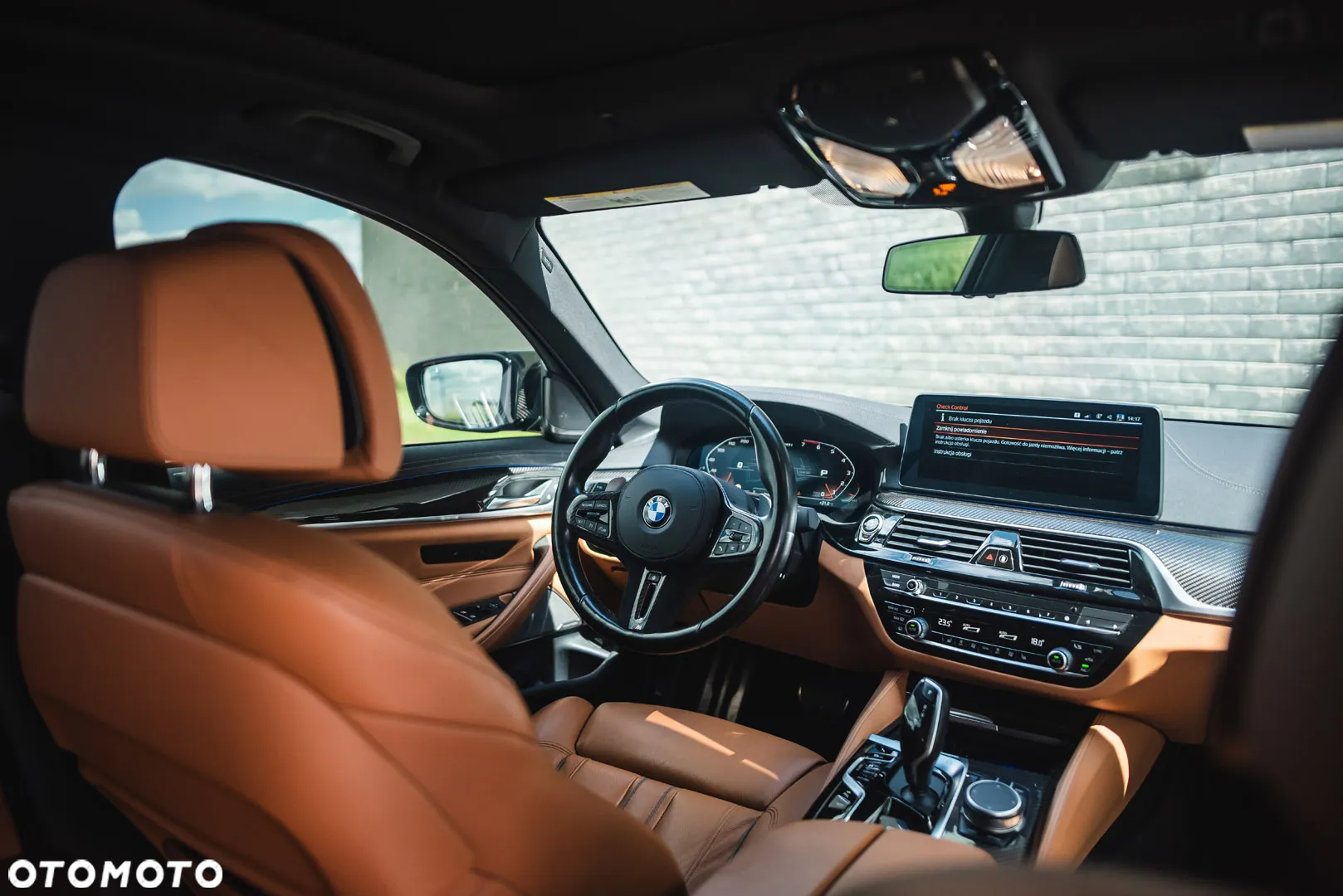 BMW Seria 5 M550i xDrive sport - 24