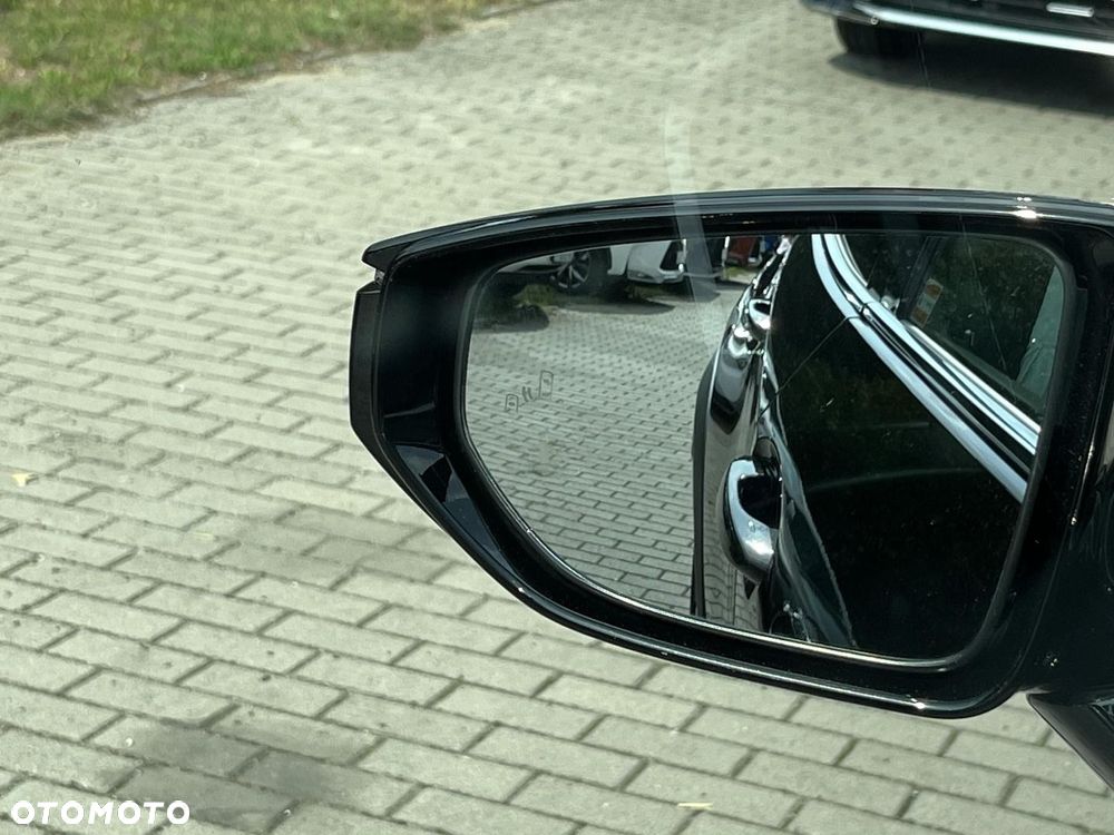 Lexus UX 250h GPF Business AWD - 22