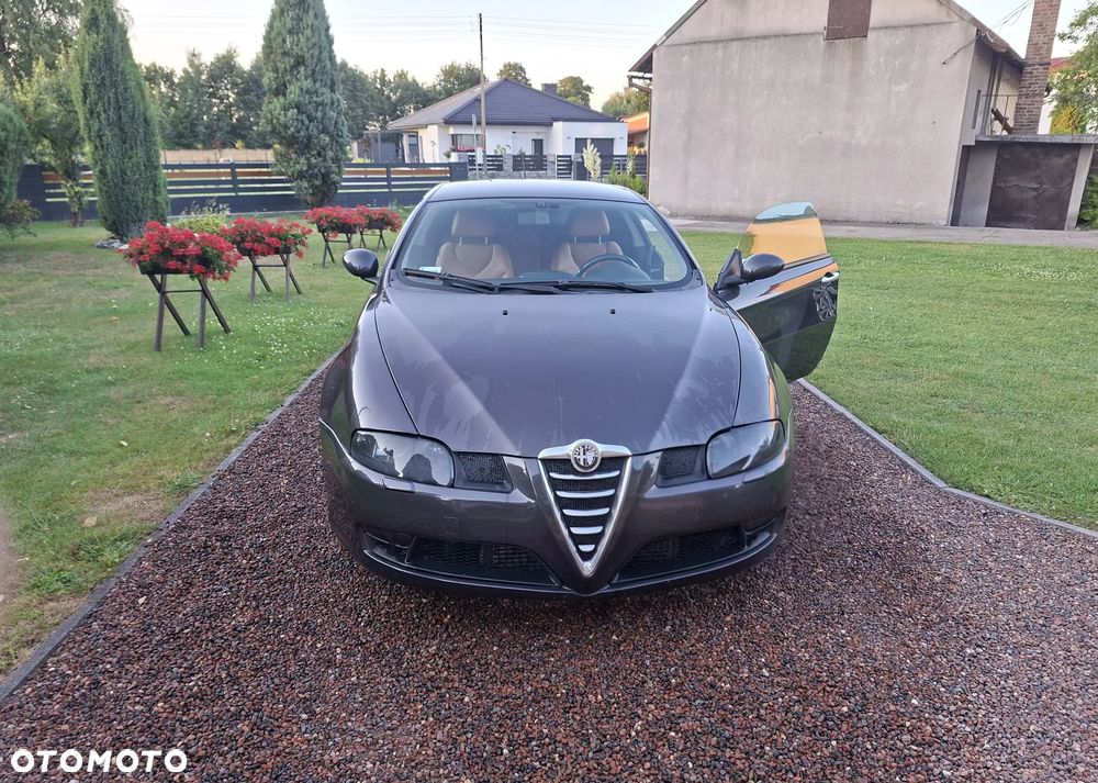 Alfa Romeo GT 1.9JTD 16V Distinctive - 5