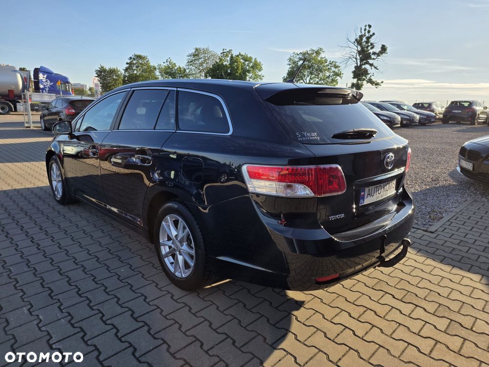 Toyota Avensis 2.0 D-4D Executive - 22