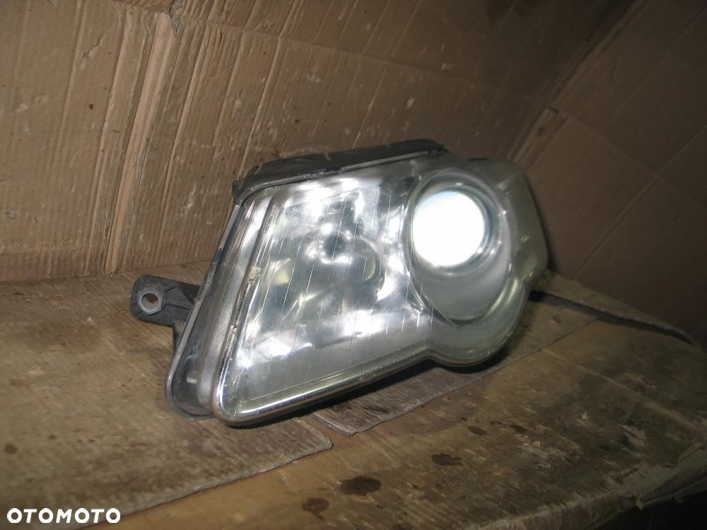 lampa przod vw passat B6 05-10r. 3C0941005S Europa - 5