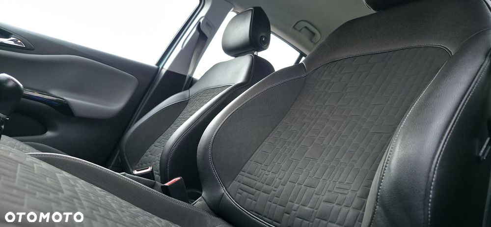 Opel Corsa 1.4 16V Cosmo - 14