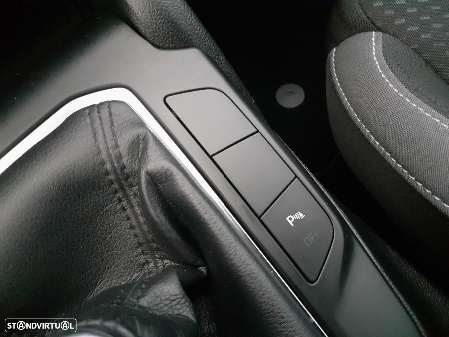 Ford Focus SW 1.5 TDCi EcoBlue Business - 18