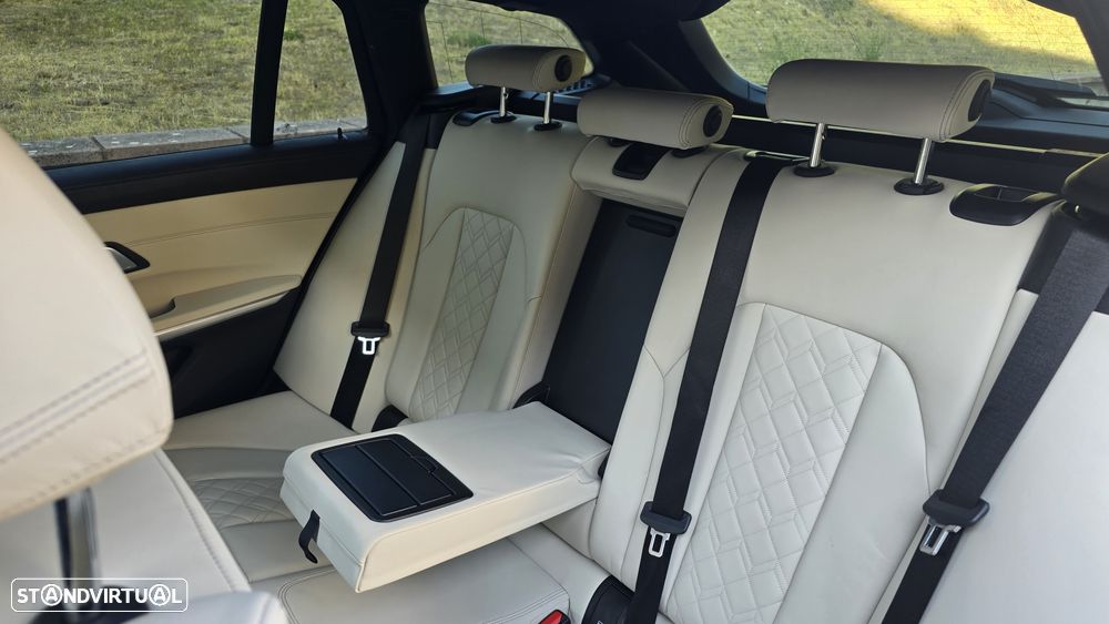 BMW M340 i xDrive Pack 50 anos M Auto - 21
