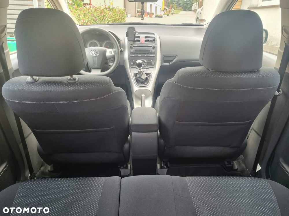 Toyota Auris 1.6 Premium + - 17