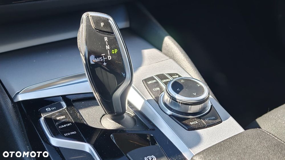 BMW Seria 5 530d Sport Line - 9
