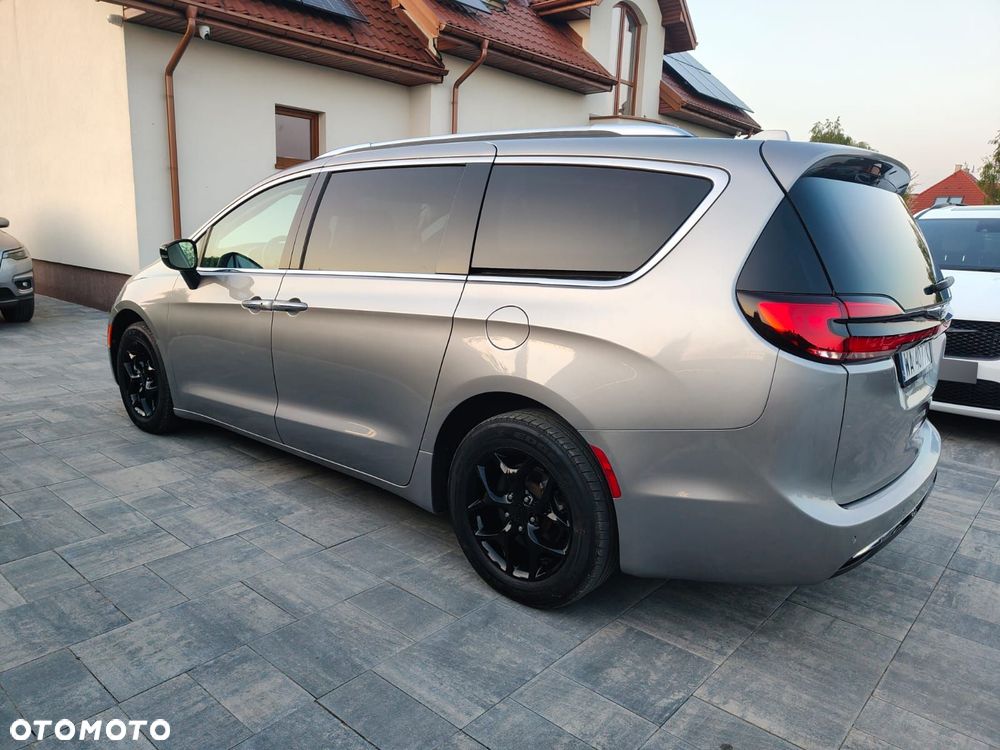 Chrysler Pacifica - 36