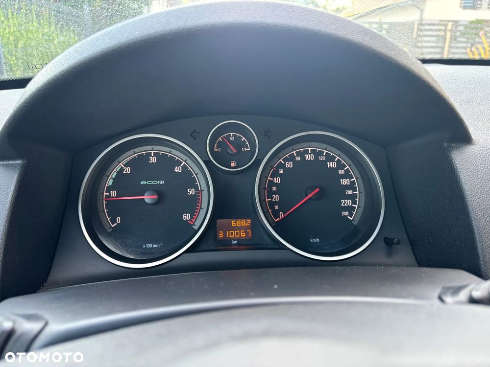 Opel Astra 1.7 CDTI DPF Cosmo - 11