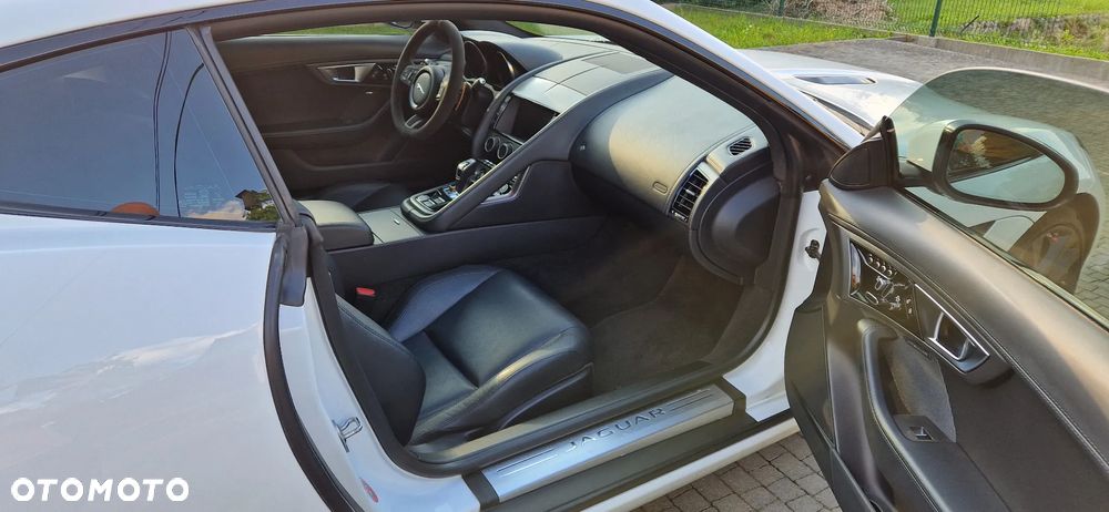 Jaguar F-Type S - 13