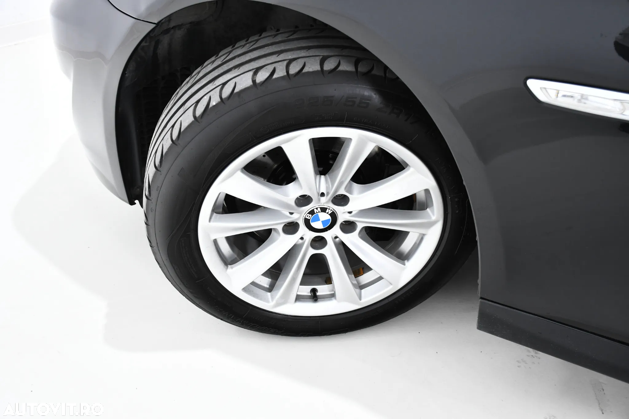 BMW Seria 5 520d - 23