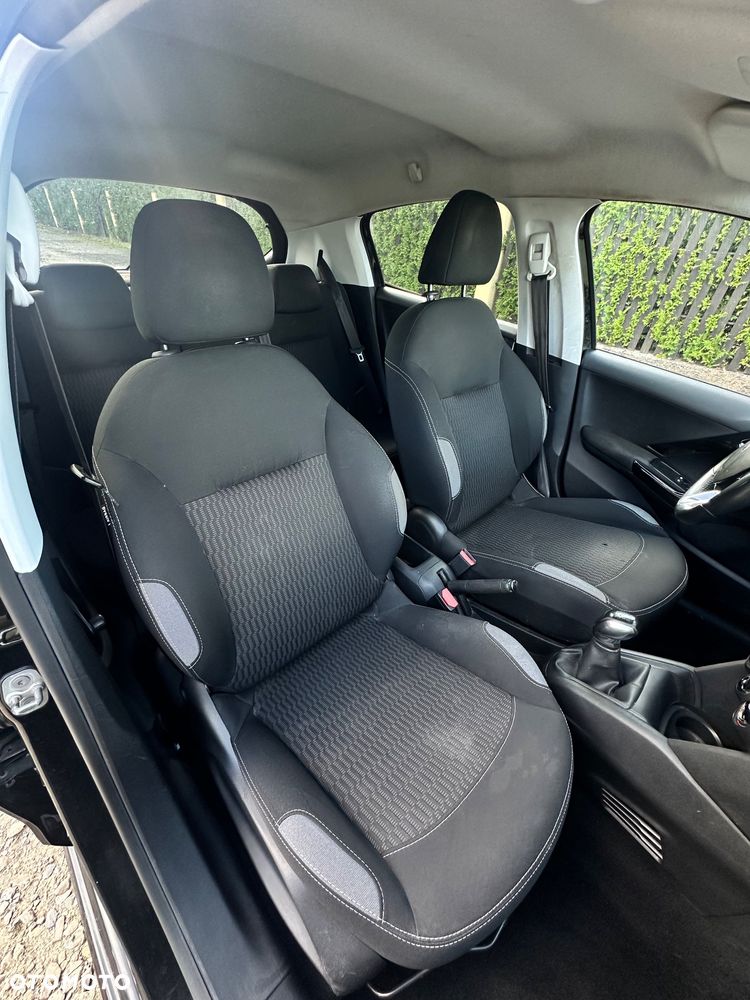 Peugeot 208 - 9