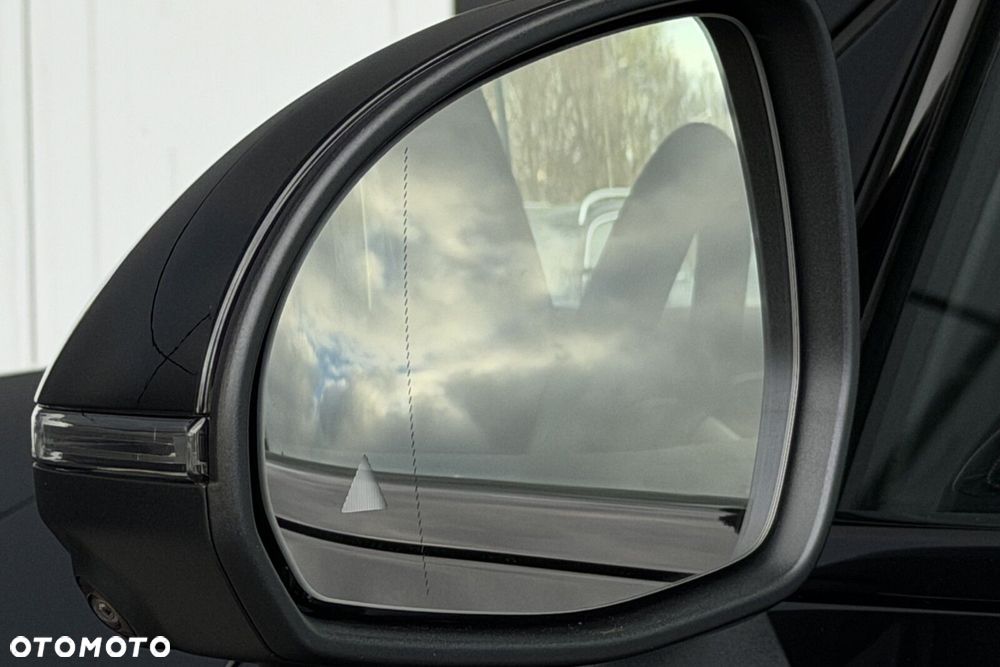 Mercedes-Benz GLC - 11