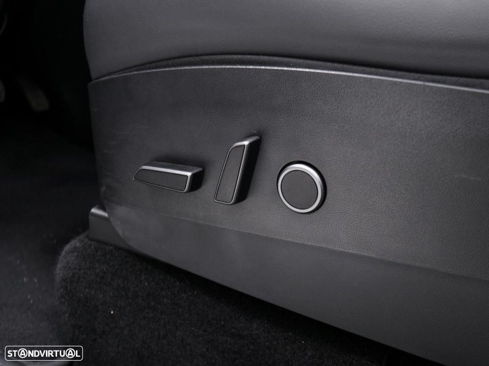 Tesla Model Y Long Range Tração Integral - 18