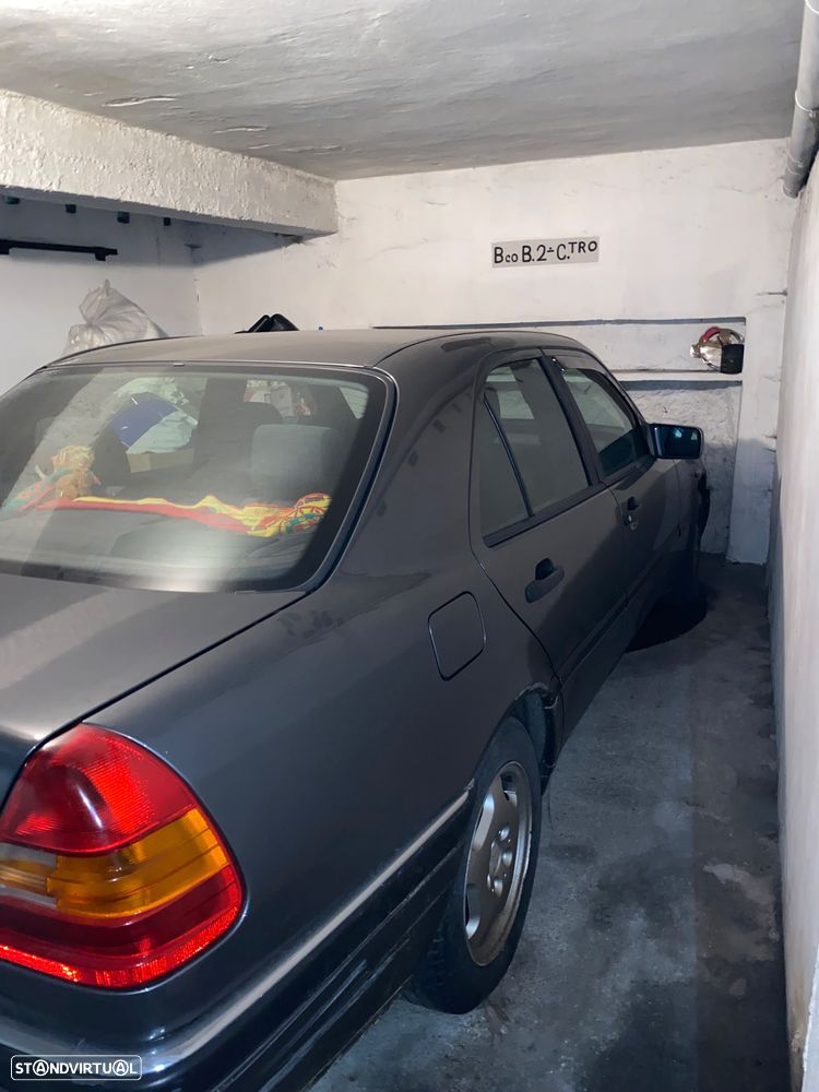 Mercedes-Benz C 220 D - 10