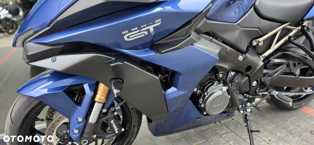 Suzuki GSX - 29