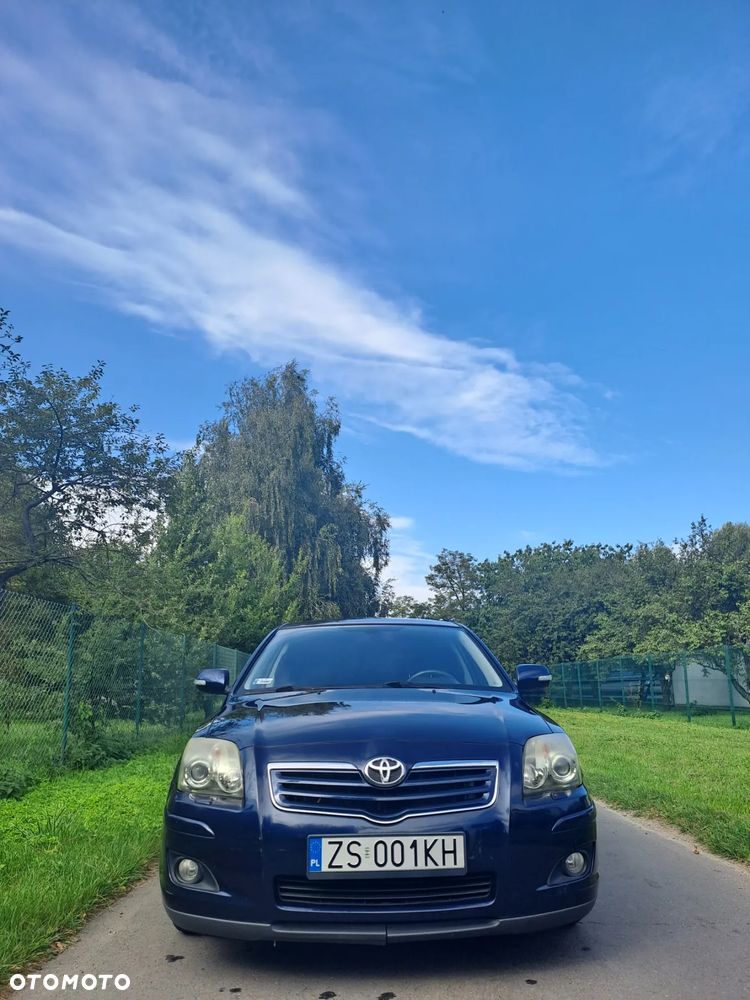 Toyota Avensis - 10