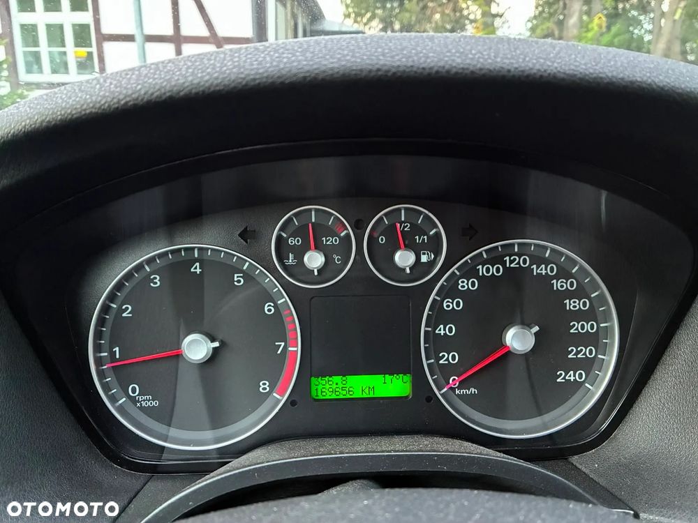 Ford Focus 2.0 Ghia - 2