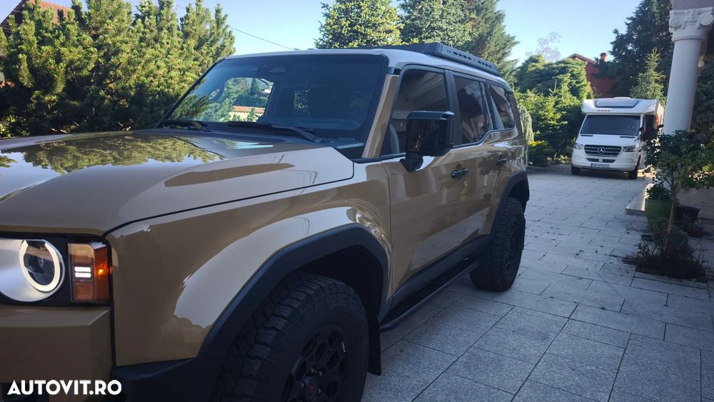 Toyota Land Cruiser 300 - 10