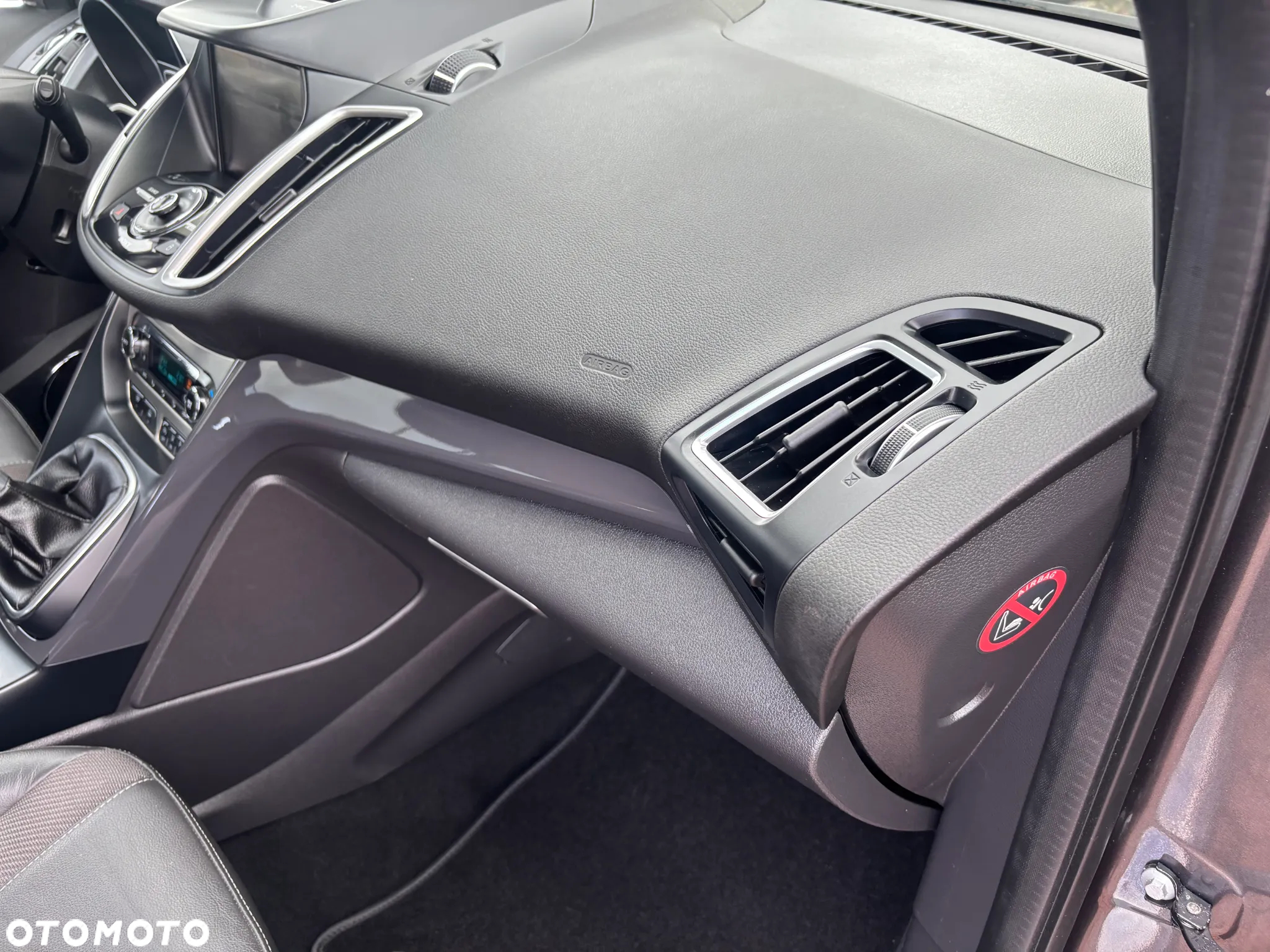 Ford Kuga 1.5 EcoBoost 2x4 Titanium - 26