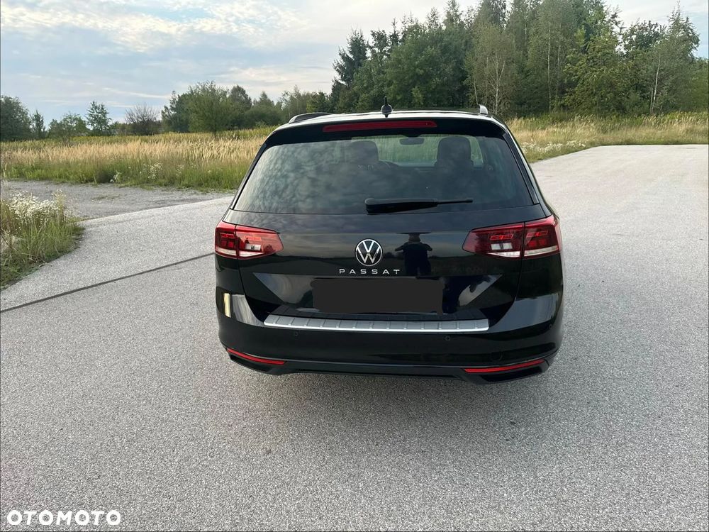 Volkswagen Passat Variant 2.0 TDI EVO Elegance DSG - 11
