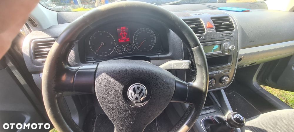Volkswagen Golf 1.9 TDI DPF Comfortline BlueMotion - 5